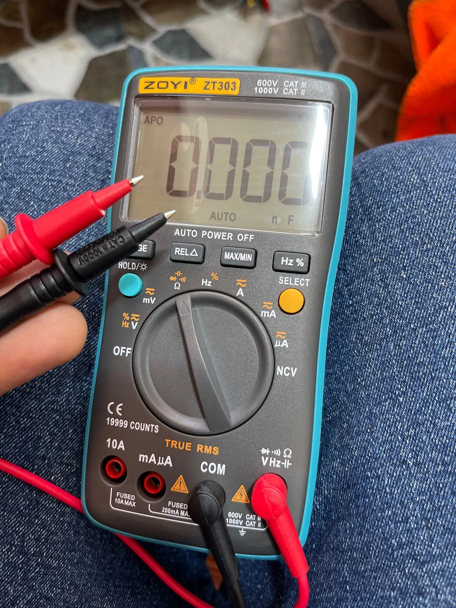 Imagem -04 - Alcance Automático Multímetro Digital True Rms de Alta Precisão Amperímetro Voltímetro Capacitor Inteligente Temperatura Ncv Ohm hz Live Tester 1999