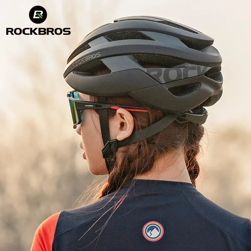 ROCKBROS Bicycle Helmet Men Women MTB Road Safety Integrally-molded Ultralight Helmet Breathable Ajustable Bike Cycling Helmet