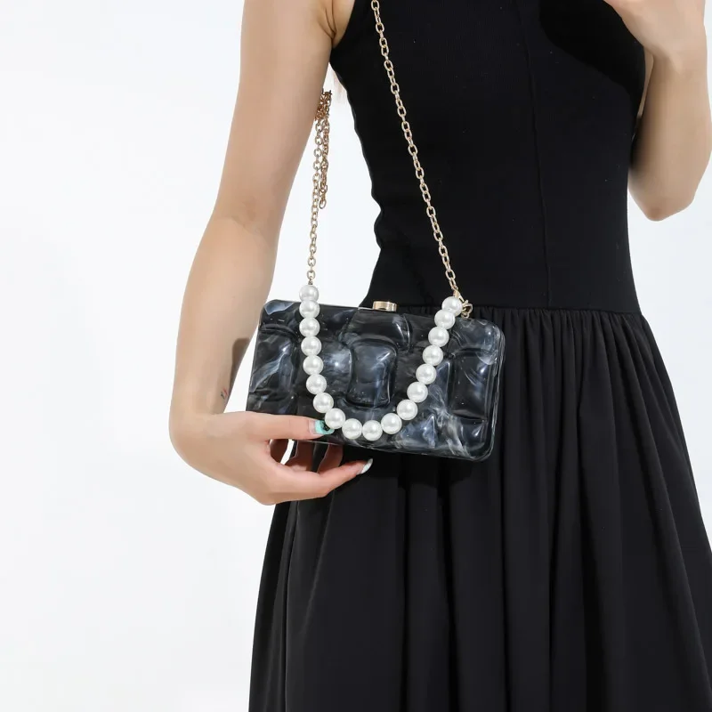 حقيبة يد نسائية عصرية لامعة للولائم Xiaoxiangfeng حقيبة يد لؤلؤية من الأكريليك حقيبة كروس للمناسبات الأنيقة