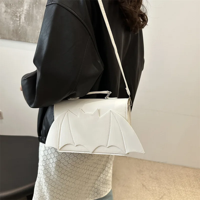 1PCS Stylish Bat Flap Handbag Halloween Shoulder Bag Vintage Red PU Women Bag Trendy Halloween Themed Photo Crossbody Mini Purse