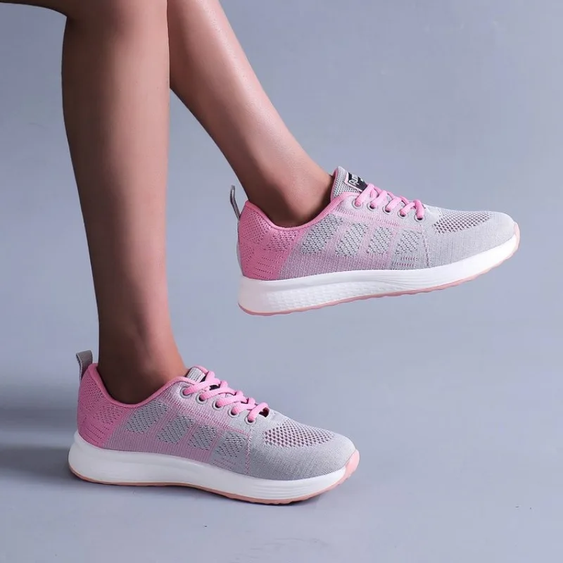 Zapatillas de correr transpirables para mujer, zapatos deportivos ligeros antideslizantes para mujer, zapatillas suaves para exteriores, tenis de moda con cordones