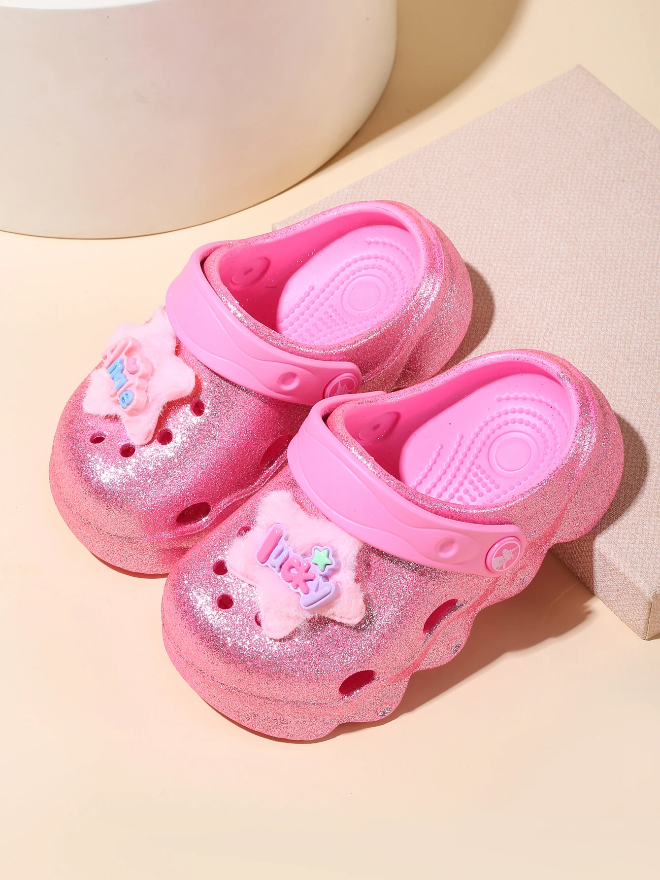 Kinder-Glitzer-Clogs, Leichte EVA-Gartenschuhe, Wasserdichte Rutschfeste Sandalen, Bequeme Slip-On Schuhe für Drinnen und Draußen 1214 – Detail 7