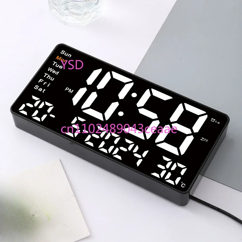 Simple and creative LED electronic clock ornament, small desk clock home decoration alarm clock