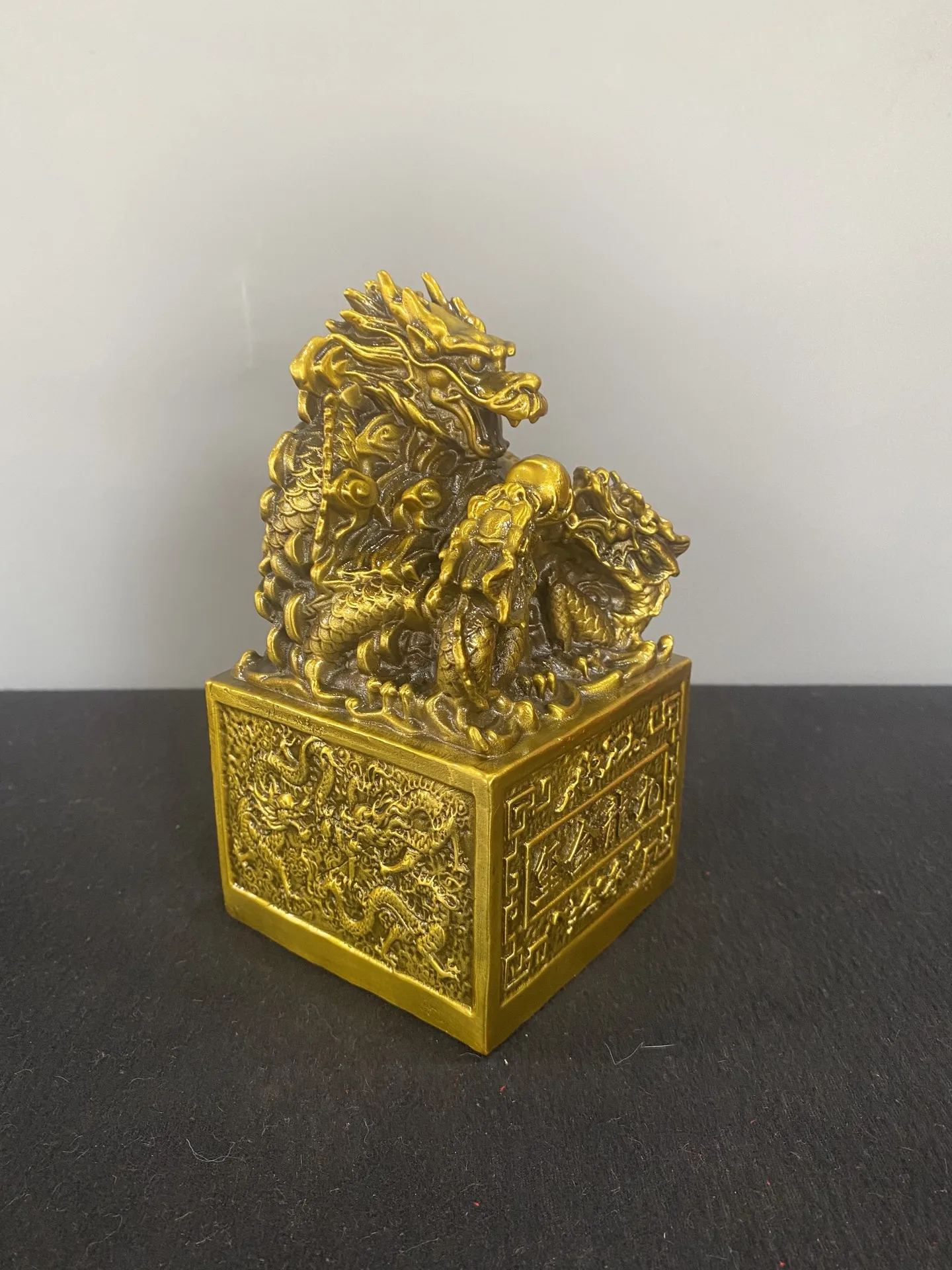 Collection Old Brass Kowloon Golden Seal Nine Dragon Statue Seal Study screen Amass wealth Ornaments Town house Exorcism