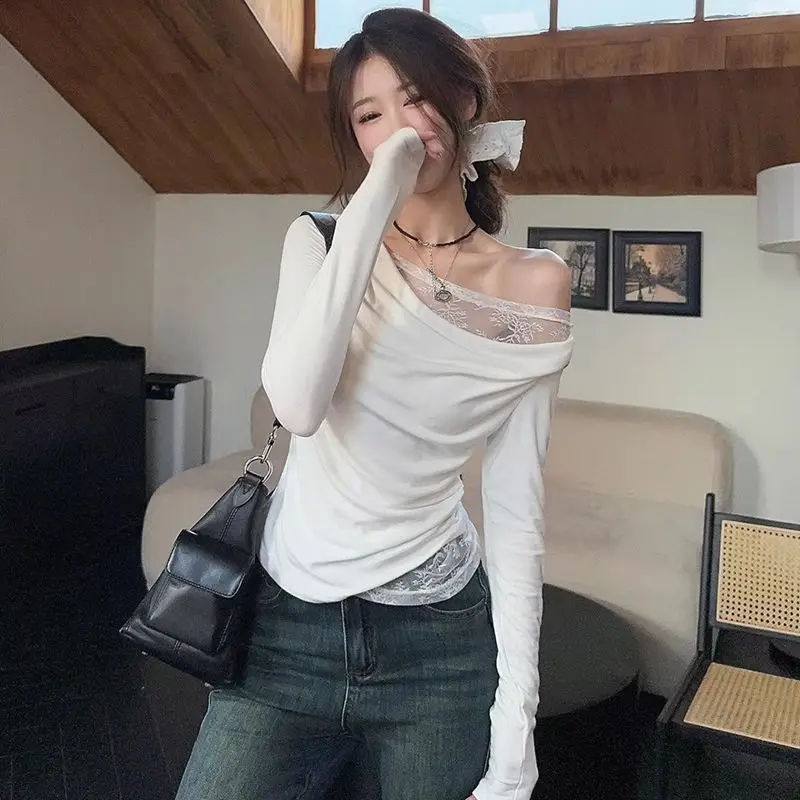 Lace Splice Asymmetrical Shoulder Long Sleeve T-Shirt Women's Slim Fit White Top for Autumn Winter Commute Casual Wear