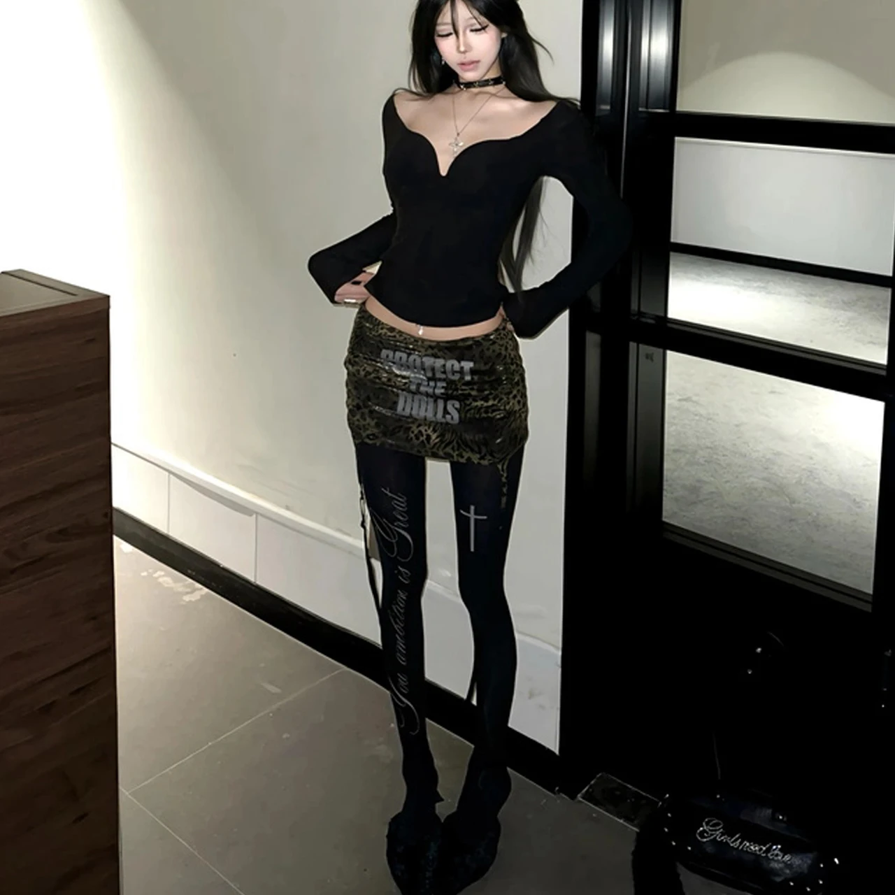 Fashionable letter print Y2K style tight punk black sexy pantyhose Gothic Lolita cute casual socks Emo girl retro 2000s punk image 2