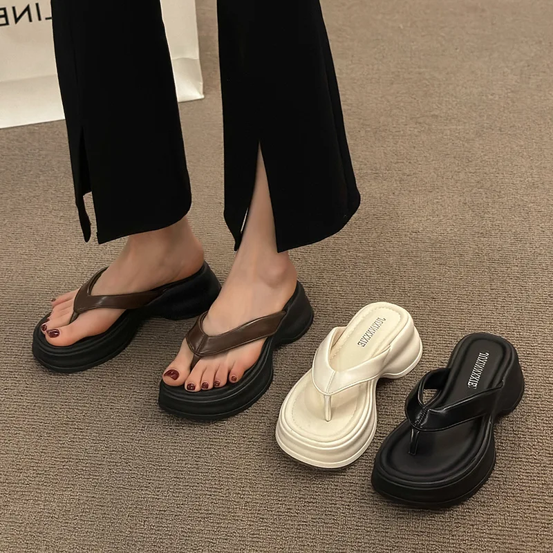 House Slippers Platform Shoes Woman 2024 Luxury Slides Pantofle Rubber Flip Flops Shale Female Beach Low Designer Silver Summer