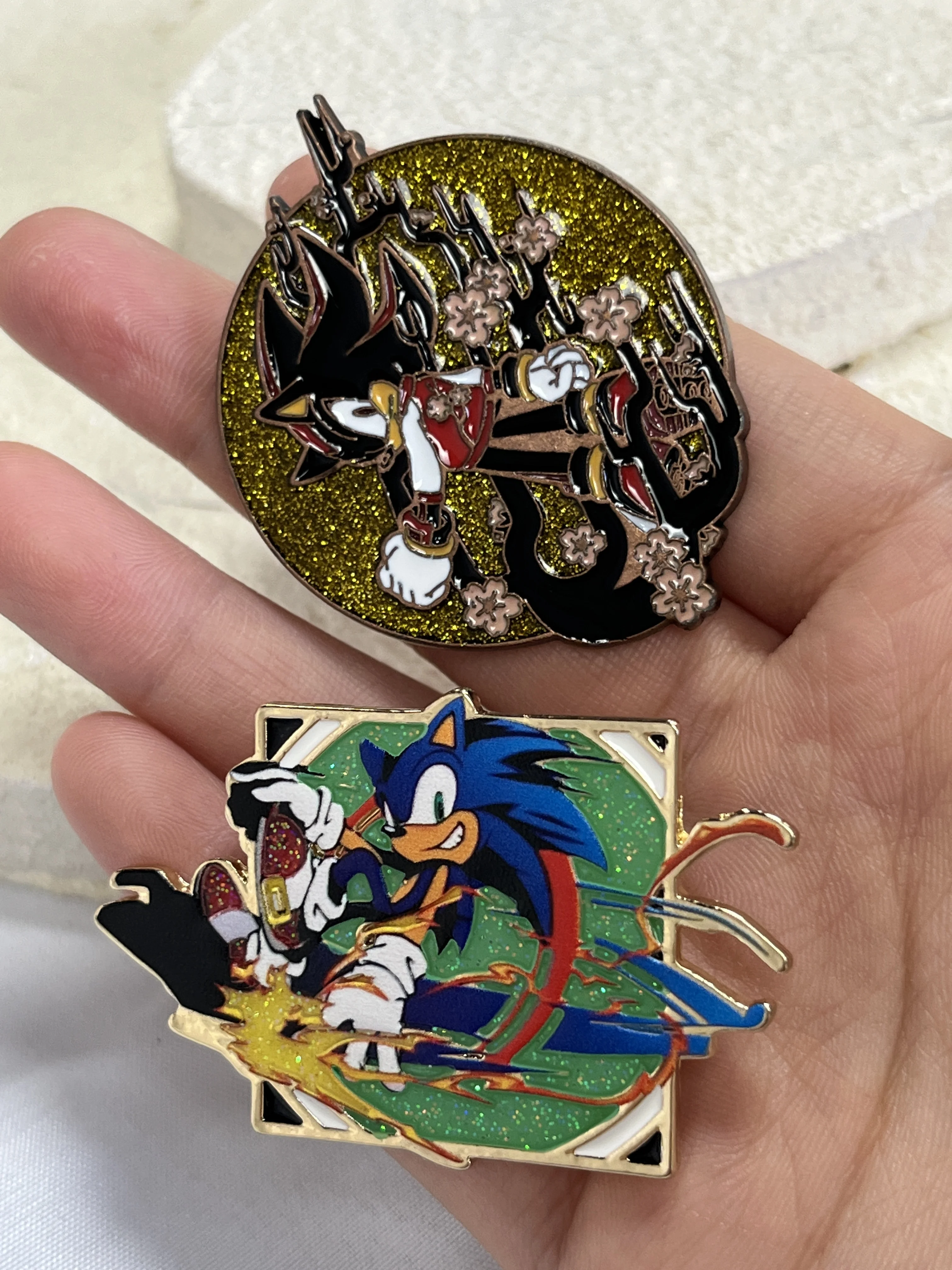 Hedgehog Enamel Pins Set Glittery Collectible Badges with Blue Hedgehog, Black Hedgehog,High-Quality Anime Merch for Fans,Gift.