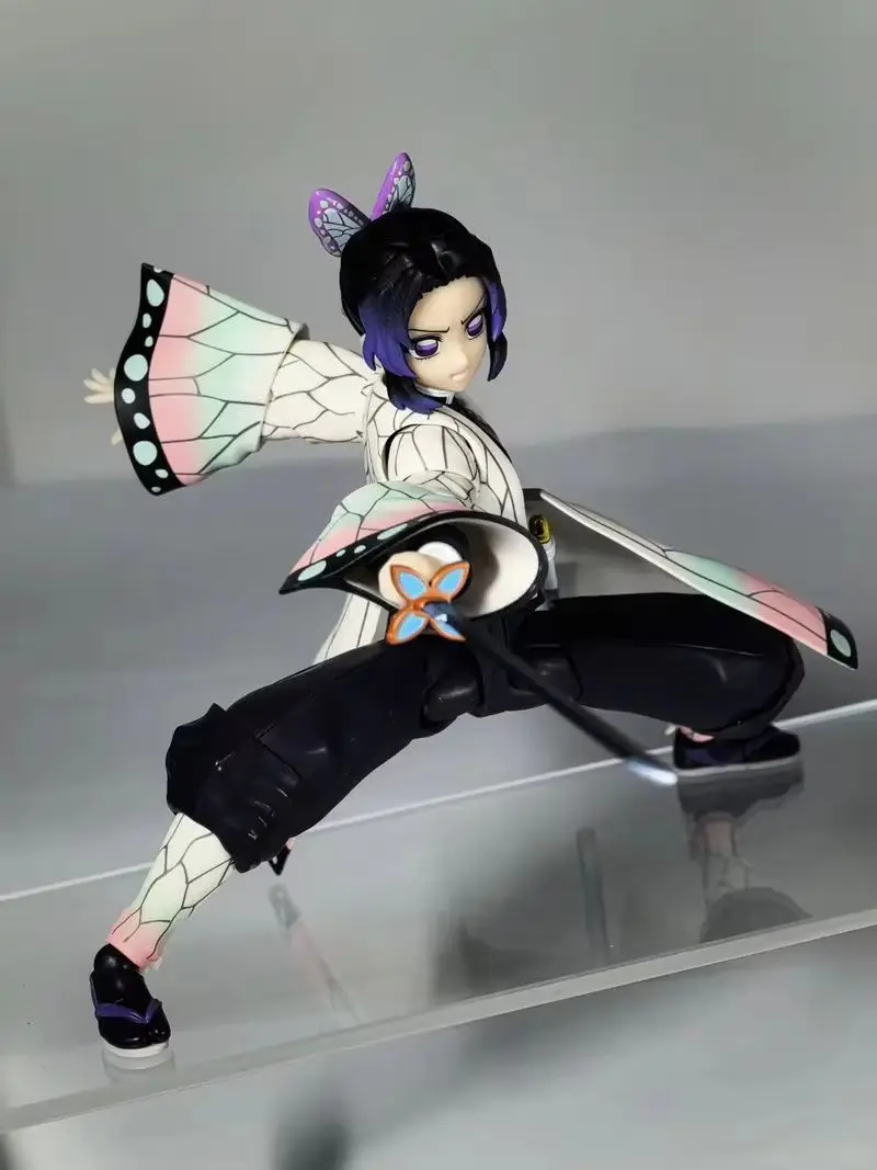New Product Anime Demon Slayer Blade Bug Pillar Butterfly Ninja Action Figure Team Mobile Model Desktop Ornament Festival Gifts