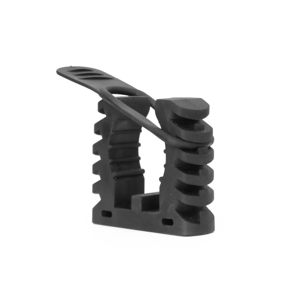 

Резиновый зажим-крепление для лопат на внедорожные транспортные средства, совместим с инструментами из ТПУ/ТПЭ и трубчатыми ручками диаметром от 5/8 до 2 1/4 дюйма.