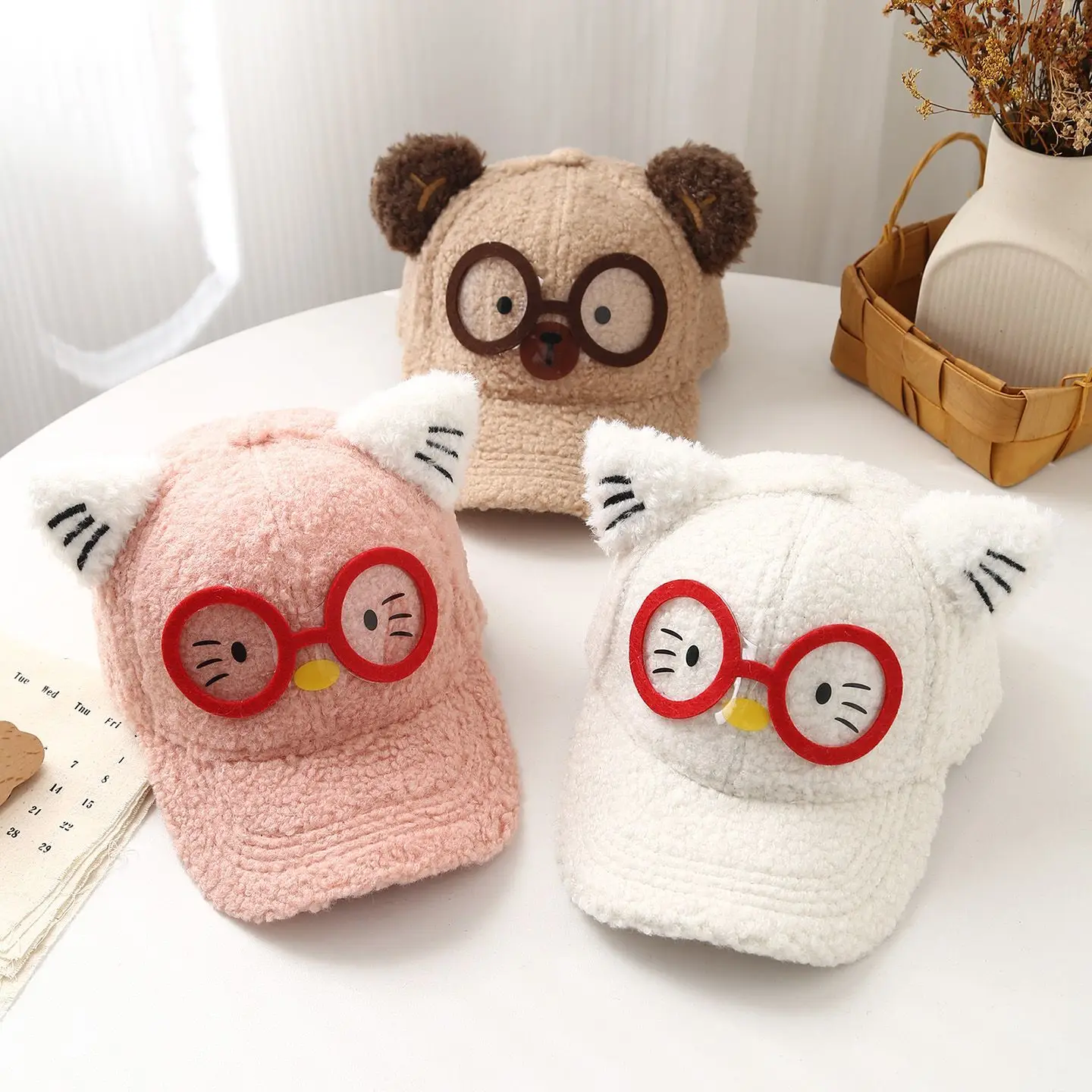 

New Baby Hats Creative Cat Eyeglasses Frame Baseball Cap Cute Cartoon Warm Winter Lambswool Boom Cap Children's Gifts
