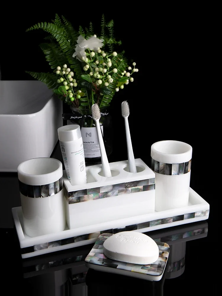 

Роскошный белый корпус, аксессуары для ванной комнаты, набор из смолы, органайзер для ванной комнаты, дозатор мыла, держатель для зубных щеток, стакан, мыльница