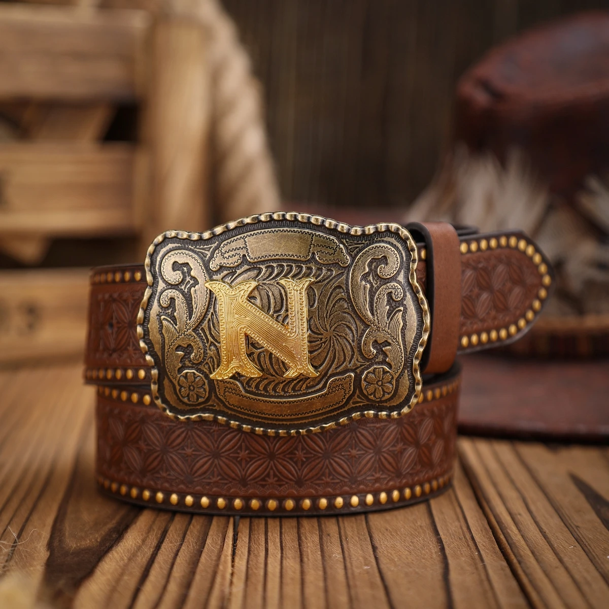 Ein Gürtel aus PU-Leder im Western-Stil für Damen und Herren, ein klassischer und lässiger Retro-Gürtel. – Detail 11