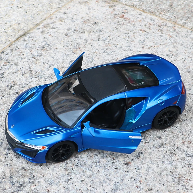 Maisto 1:24 2018 Acura NSX Sports Car High Simulation Diecast Car Metal Alloy Model Car Children\'s toys collection gifts B128