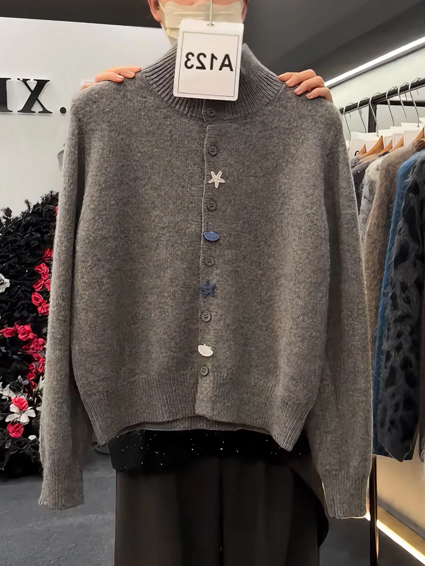 

Повседневный шикарный кардиган с высоким воротником на одной пуговице, женский свободный утягивающий модный свитер-кардиган, верхняя одежда больших размеров