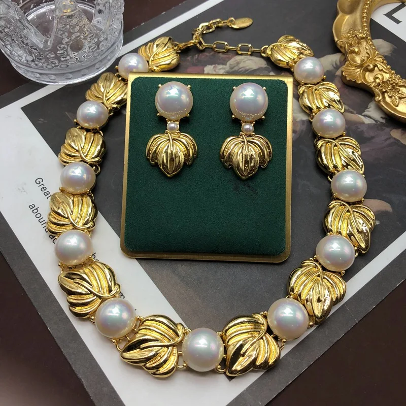 Vintage gilded and fashionable horse colored shell pearl leaf necklace, earrings