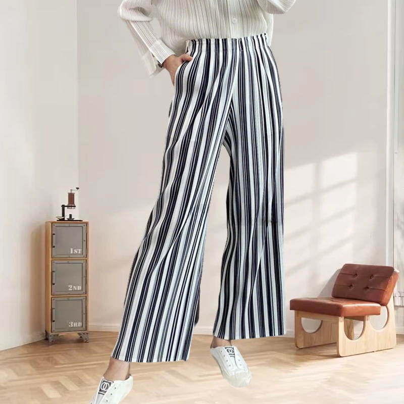 

Miyake Pleated Pants Black and White Striped Casual Pleat Wide-leg Trousers 2025 Spring Summer Thin Straight Loose Folding Pants