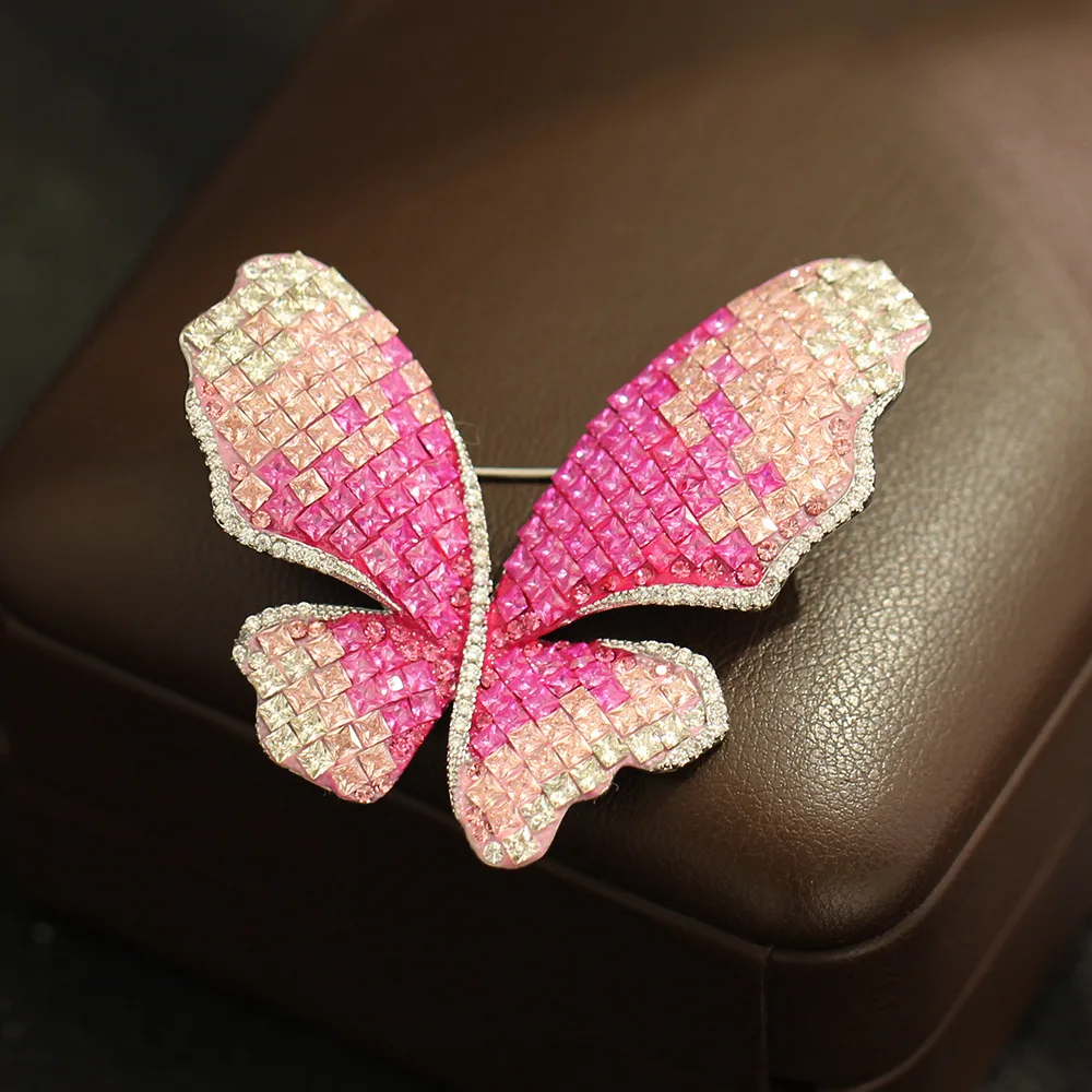 New Heavy Industry Color Crystal Butterfly Brooches Elegant Retro Atmospheric Jewelry High end Insect Pin Accessories for Women