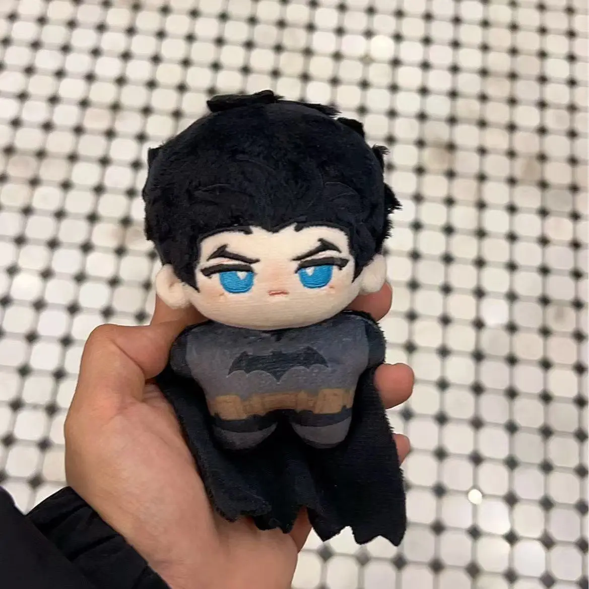 Anime bat man bruce wayne 10cm boneca de pelúcia brinquedo para crianças e adultos dos desenhos animados cosplay vestir-se colecionável algodão macio presente