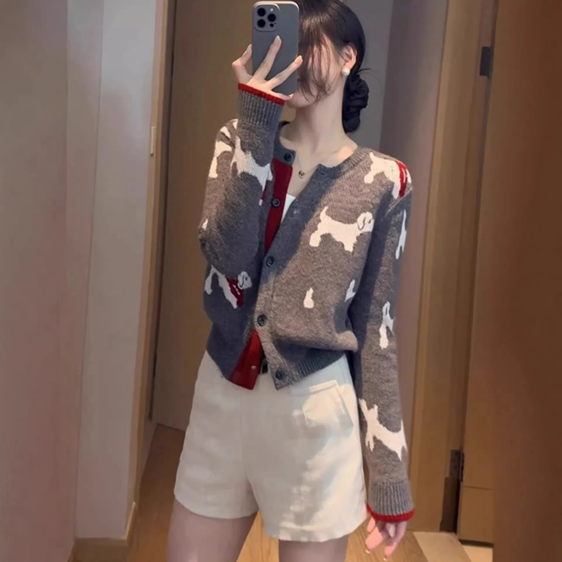 

Korean Style Soft Lazy Grey Knitted Sweater Unique Design Age Reduction Versatile Thick Cardigan Spring Season Female Fashion