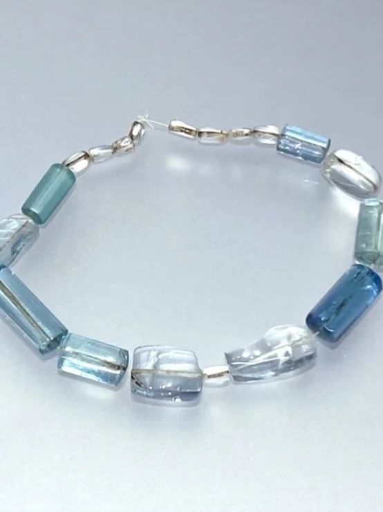 Réplica Antigua de Pulsera de Cristal Blanco y Topacio Azul Mar de Han, Estilo Chino Nuevo del Museo Huiyu, con Acabado Acuar...
