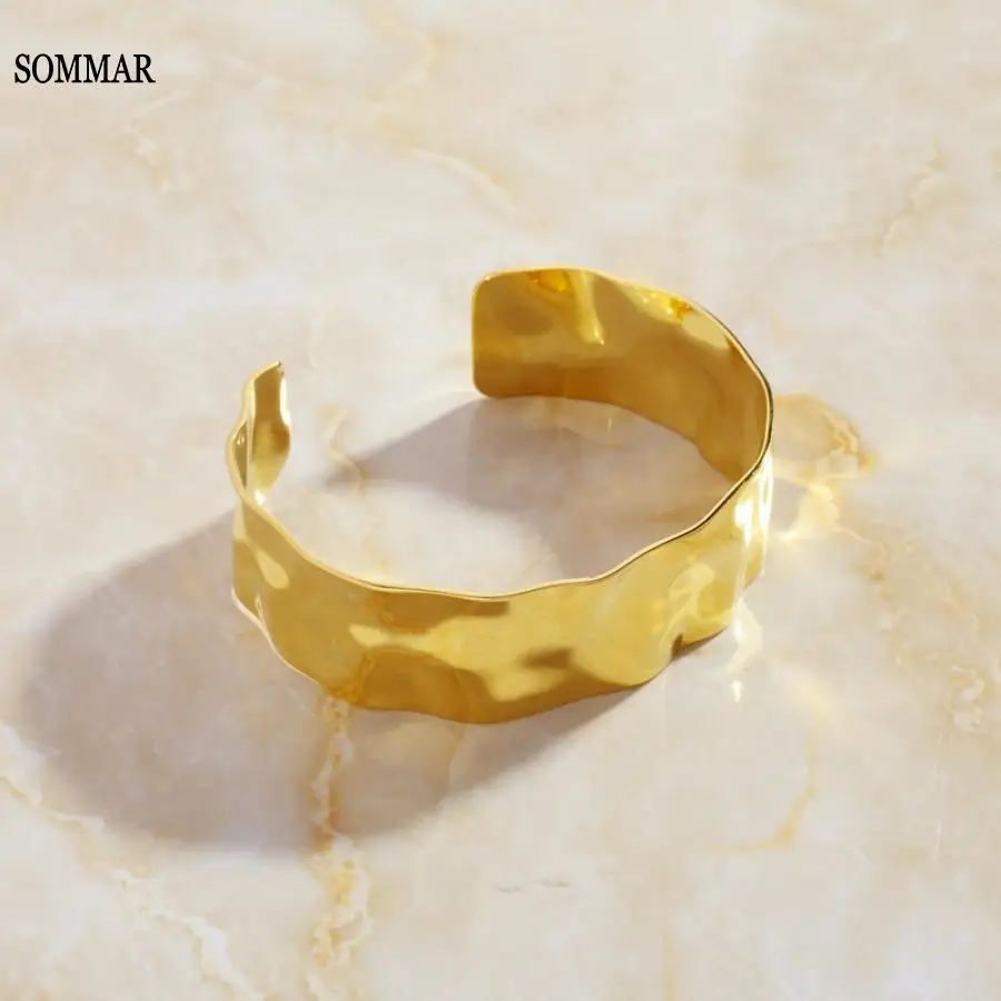 SOMMAR Fashion New Brand Design Luxurio Gold Plated Maiden charms bangle Hammer pattern C-shaped bangle christmas gift