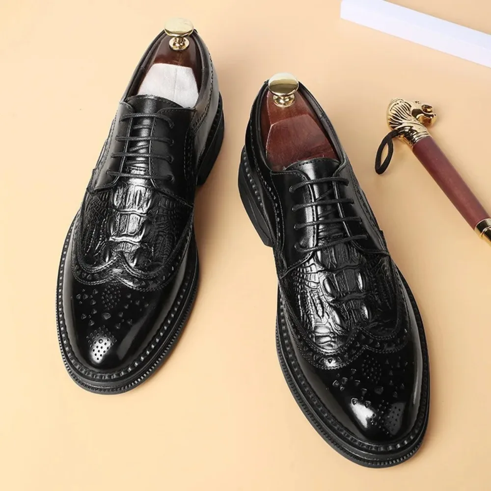 British Men\'s Dress Shoes Casual Fashion Classic Black Handmade Leather Shoes Autumn Breathable Gentleman Dress Business Loafers