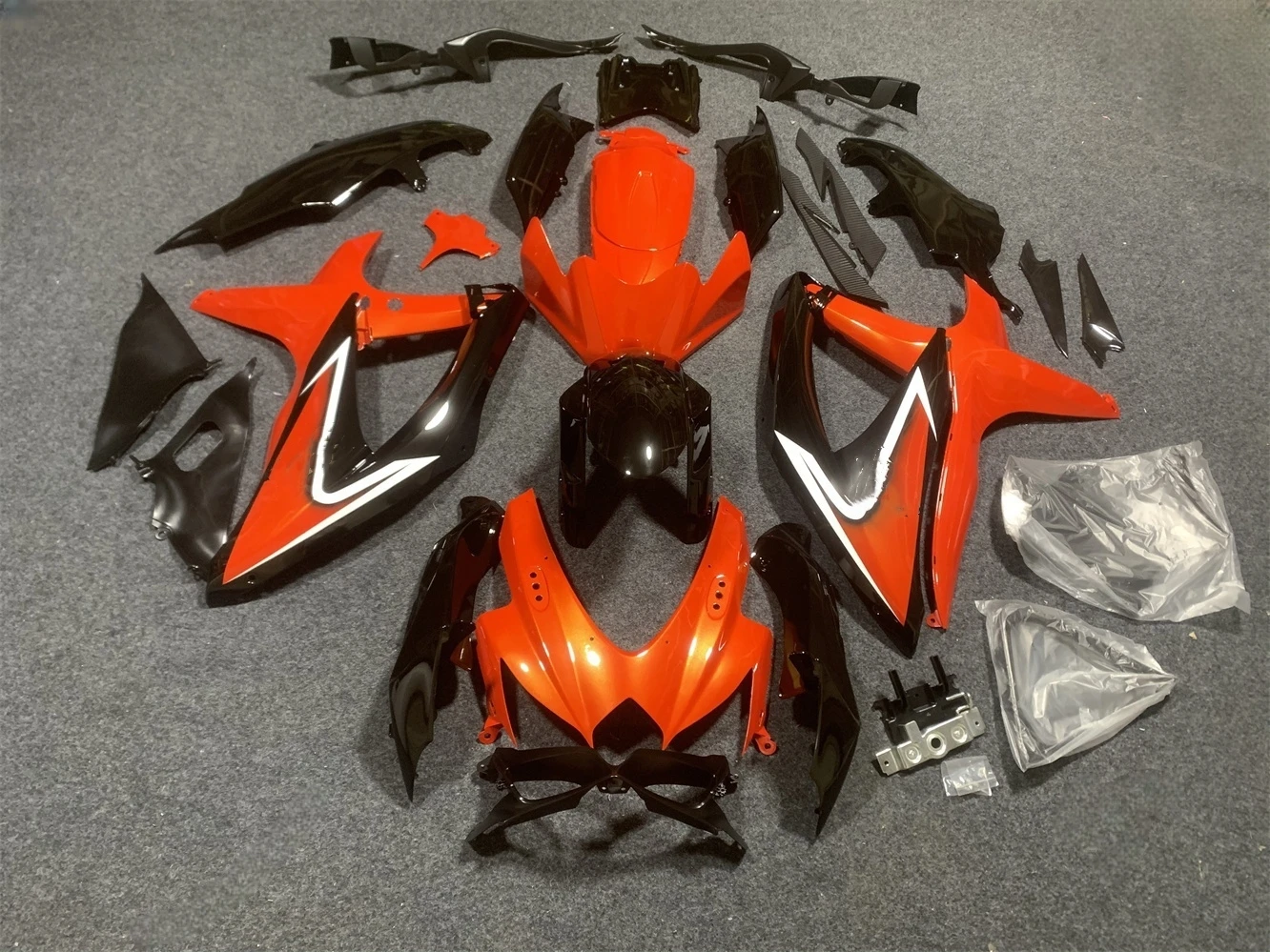 The motorcycle fairing kit is suitable for GSXR600 2008 2009 2010 K8 GSXR750 08 09 10 fairing black orange motorcycle housing