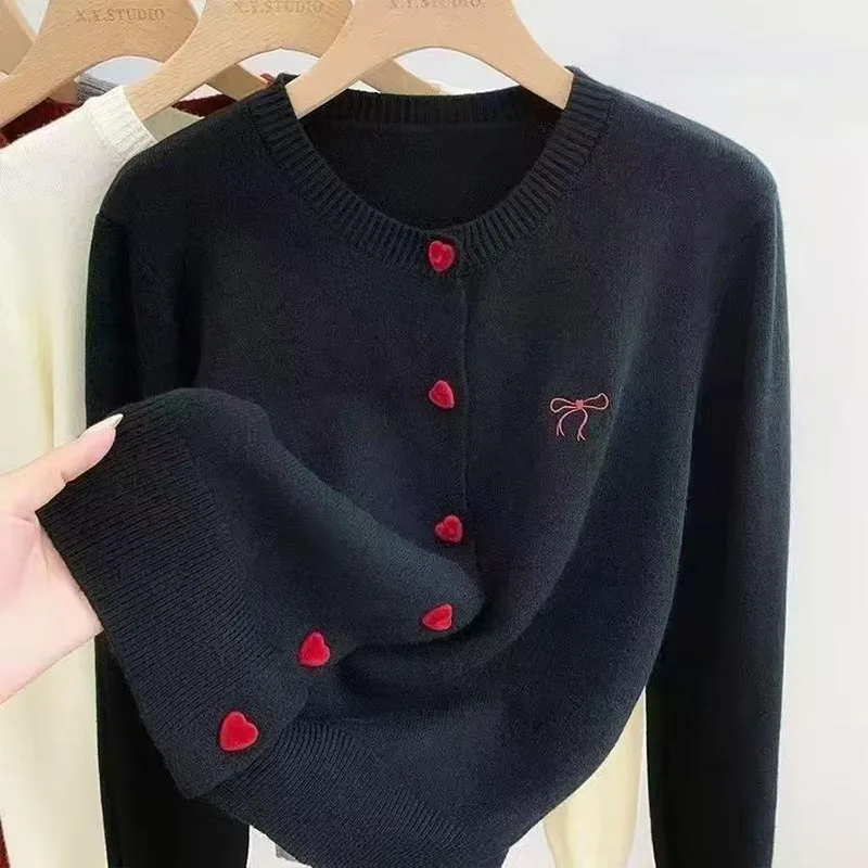 Ropa de mujer, cárdigan de punto con botones de amor Vintage, moda Otoño/Invierno, suéteres bordados con lazo que combinan con todo, Tops elegantes para mujer