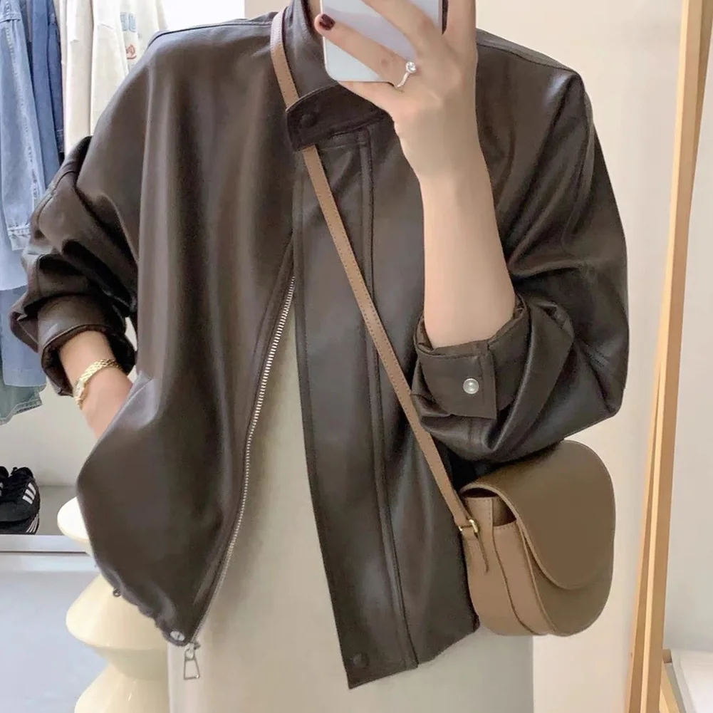 

Женская кожаная бейсбольная куртка в винтажном стиле, коричневая полиэфирная ткань стандартного кроя, подходит для весны, лета, осени и зимы