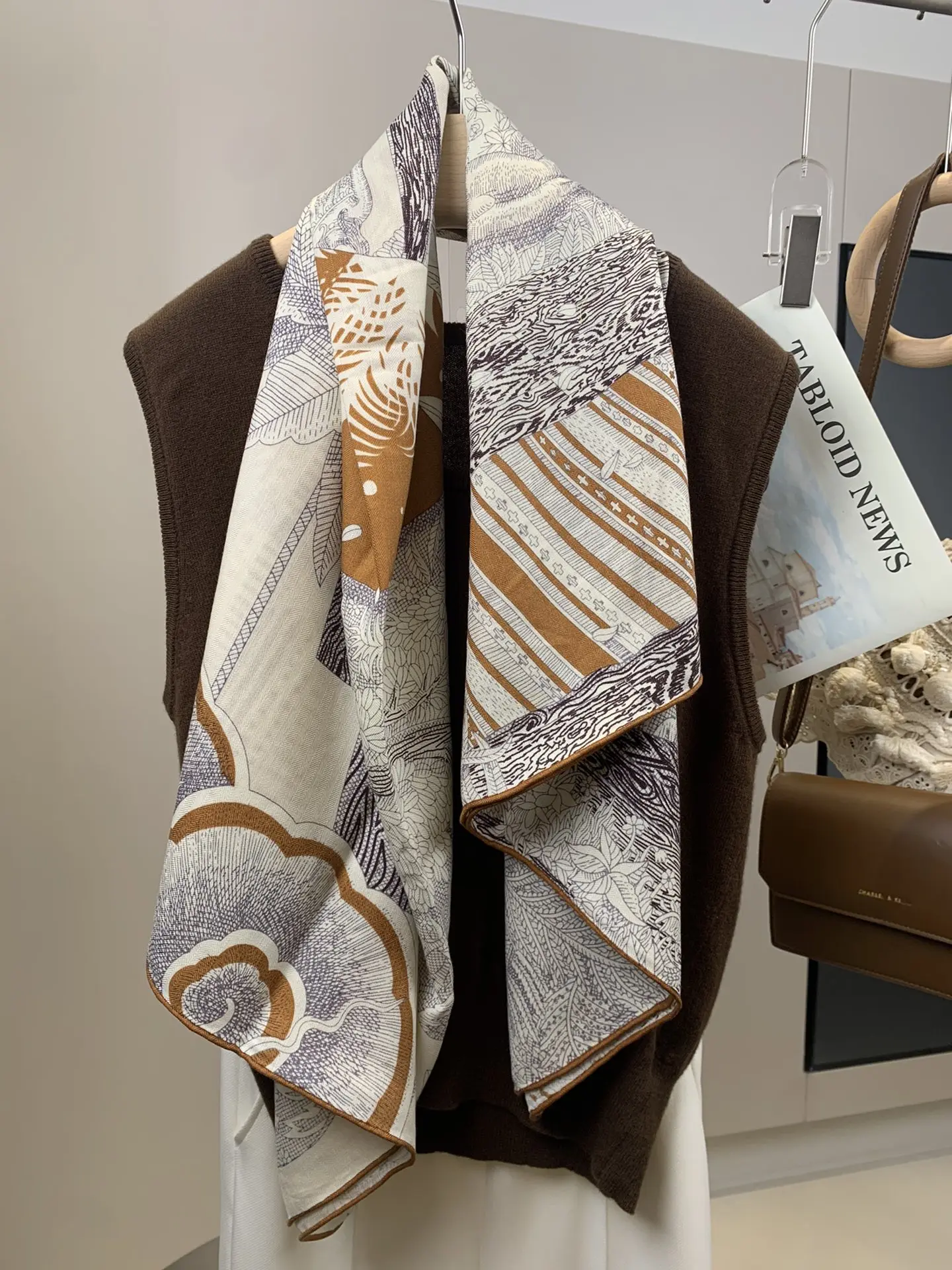 Luxury Print Winiter Square Scarf 140 Women Large Shawl Wraps Pashmina Warm Scarves Giant Foulard Folded Rolling Edge