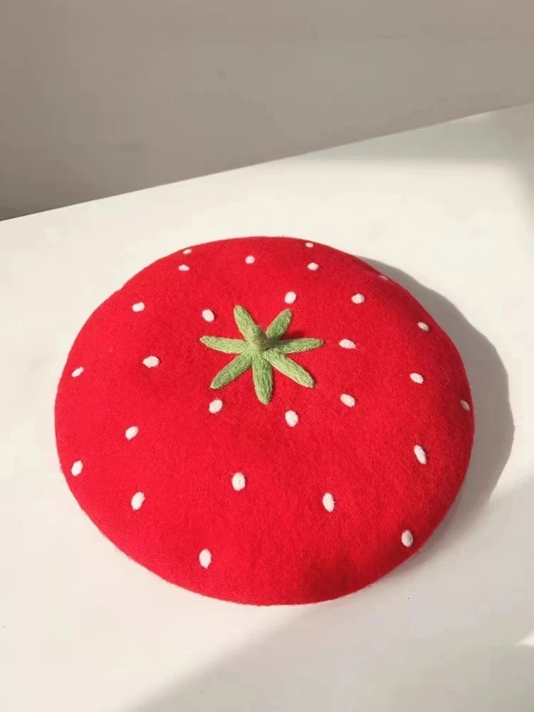 Handmade wool felt beret blue sky and white clouds winter lady\'s cute green leafy fruit cute female painter hat beret gorras