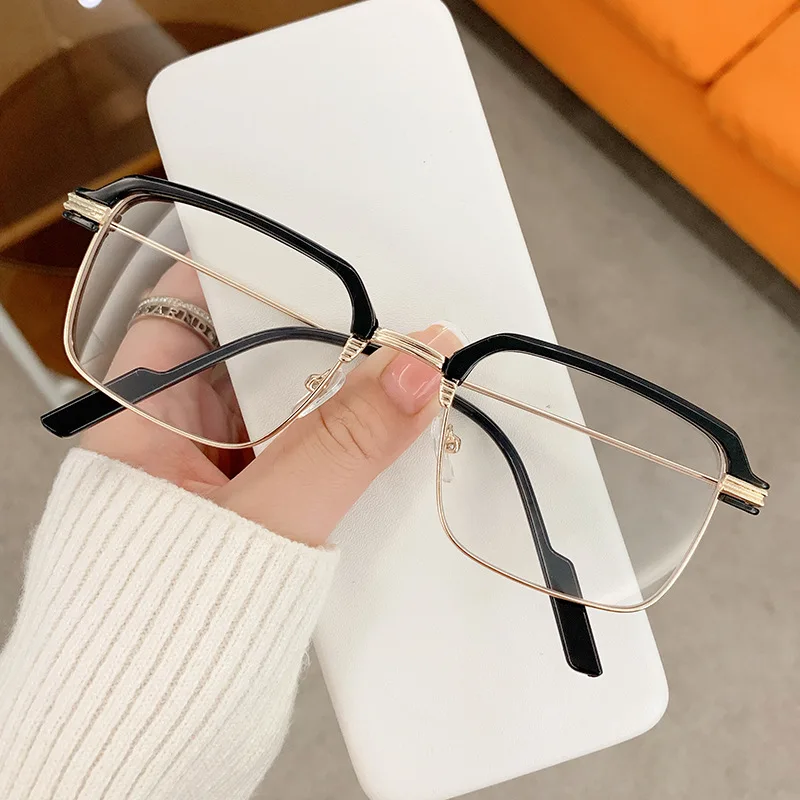 Square Reading Glasses Men Women Anti Blue Light Metal Frame Presbyopic Glasses Antifatigue Computer Eyewear +1.5 +2.0 +2.5 +3.0