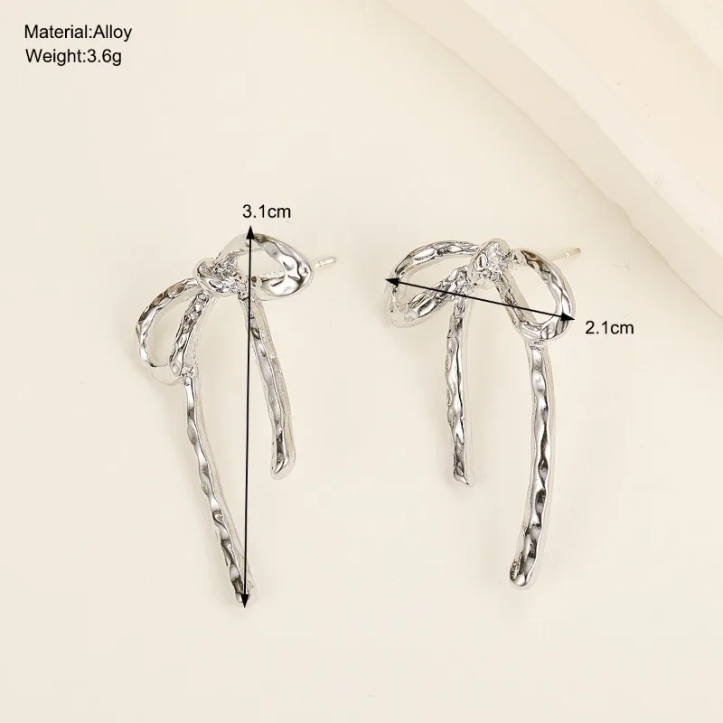 Fashionable Irregular Metal Bow Earrings for Women with A Design Sense of Niche Retro Personality and Minimalist Earrings