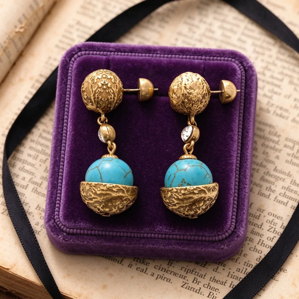 Vintage fashion Turquoise bead gold hammer patterned earrings for women's Party Jewelry Wholesale