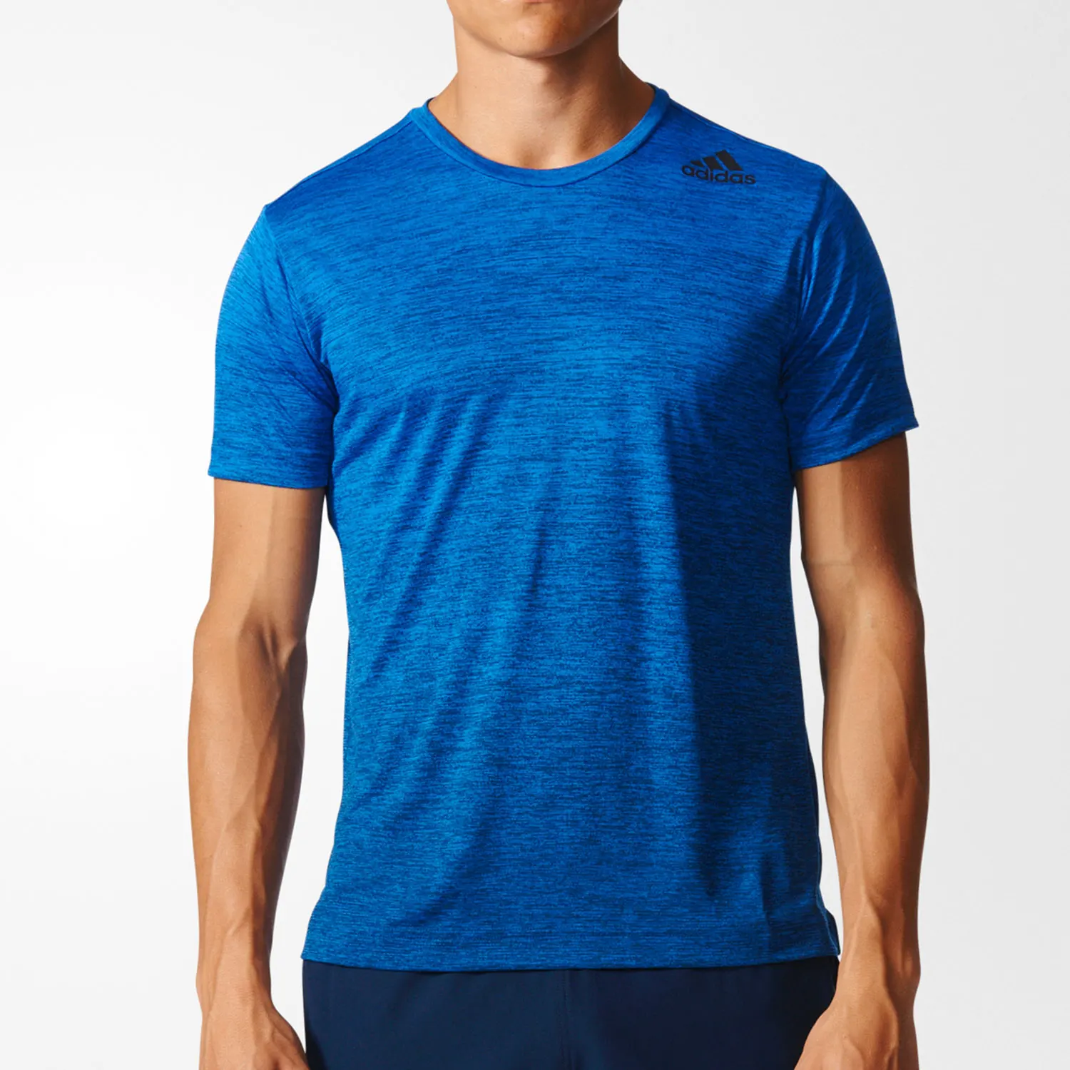 

Мужская повседневная спортивная футболка Adidas Originals Authentic New Season с V-образным вырезом и короткими рукавами BK6139