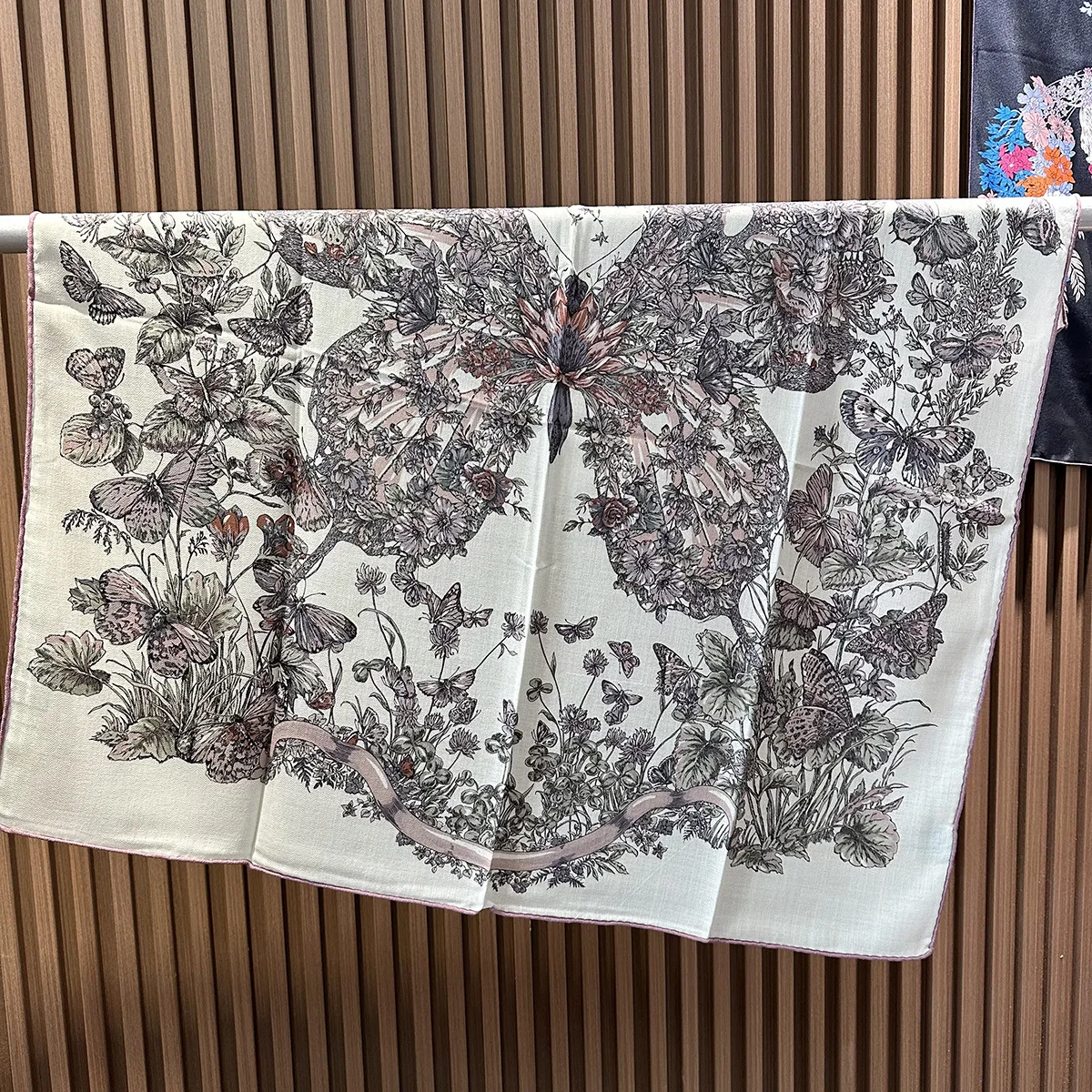 

Silk Wool Scarf Warm Winter Shawls Women Square Soft Bandanas Mother Gift Hand Rolled Edges Shawls Head Neck Accessories