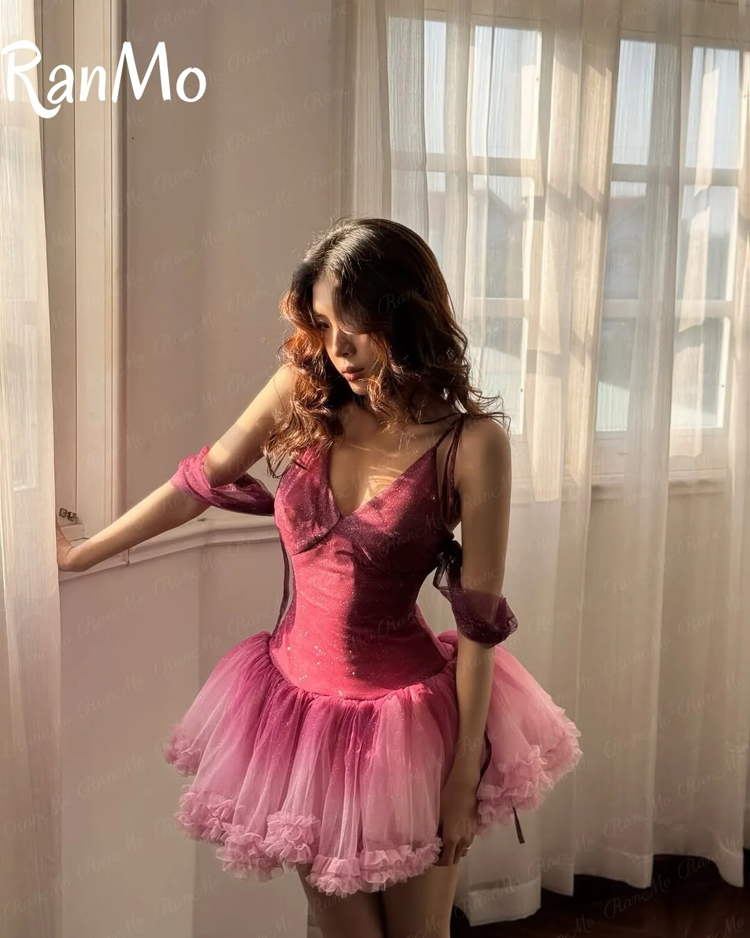 Ranmo 2025 индивидуальное сексуальное высококачественное повседневное изысканное классическое трикотажное мини-платье с золотой сеткой на бретельках, платье для выпускного вечера