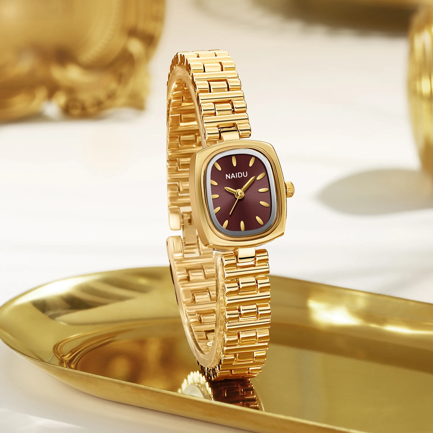 Casual, Fashionable, Versatile, Simple Quartz Watch for Women