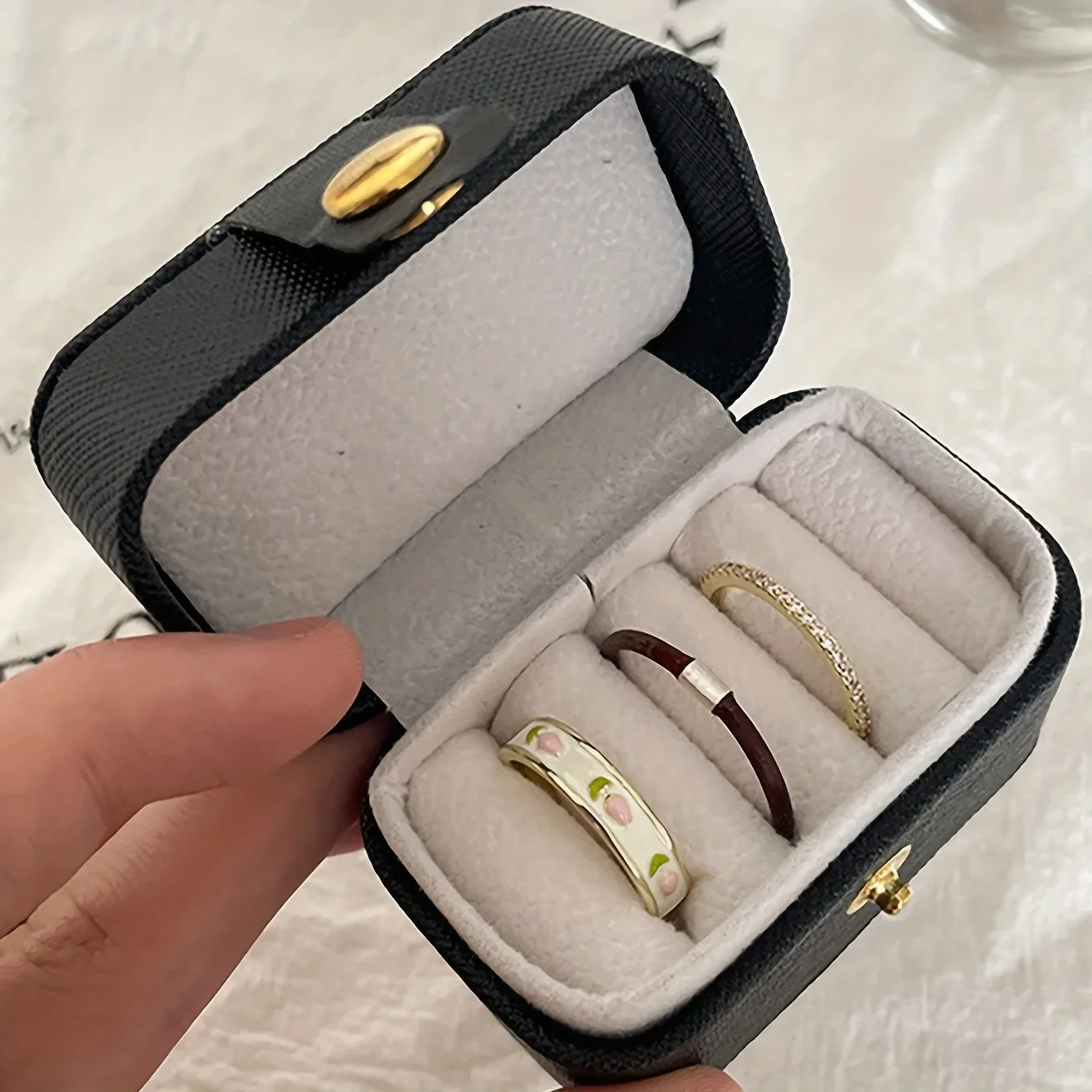 1pc Mini Pink Ring Storage Box With Multi Grids, Portable Box With Lid For Earrings, Necklaces, Rings