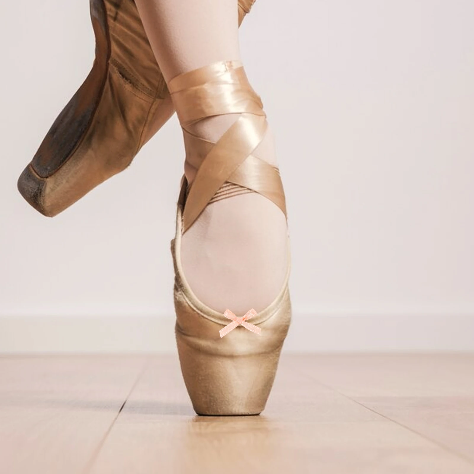 

40Pcs Mini Bows Exquisite Small Fabric Bowknots for DIY Handcrafting Greeting Cards Hats Mini Bows Miniature Bowknots for Crafts