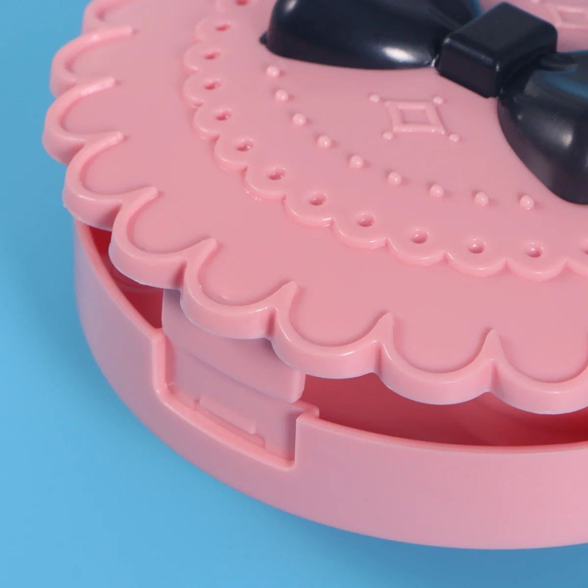 

Pink Acrylic False Eyelash Case Eco-Friendly Eyelash Organizer with Bowknot Design Makeup Mirror Case Organizer