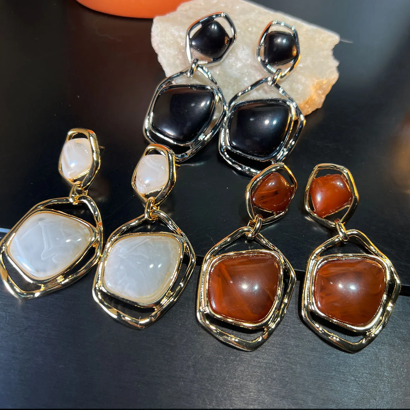 Irregular Geometric Two Layer Resin Drop Earrings for Women Gold Frame Agate Texture Dangle Earrings Daily Party Jewelry Gift