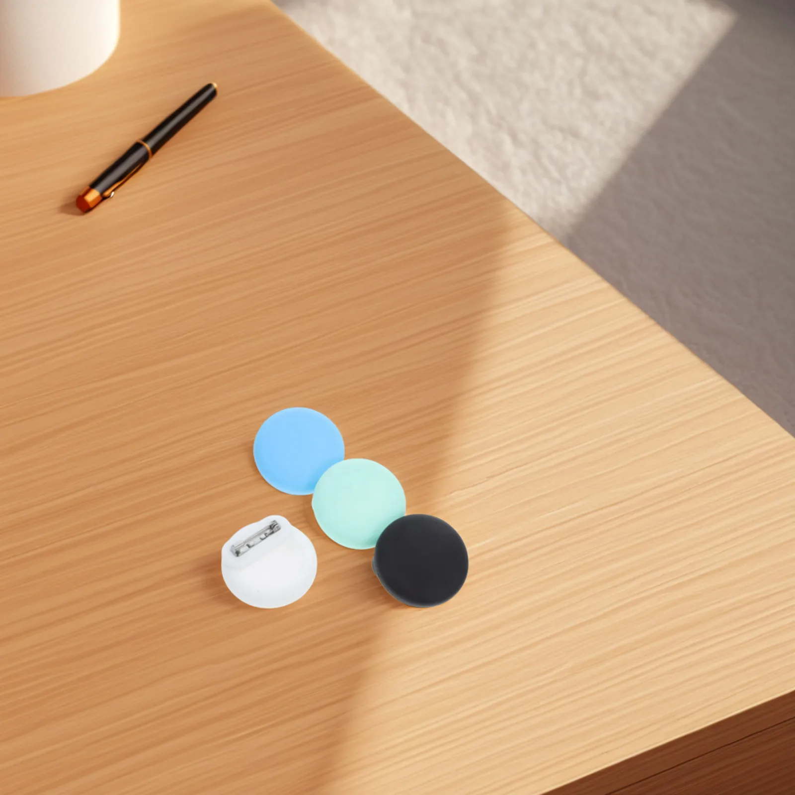 4 قطع من حافظة تعقب الهواء المخفية للبالغين، مرفق دبوس آمن مناسب عالميًا لحقائب الملابس والأحذية والعناية بالمسنين