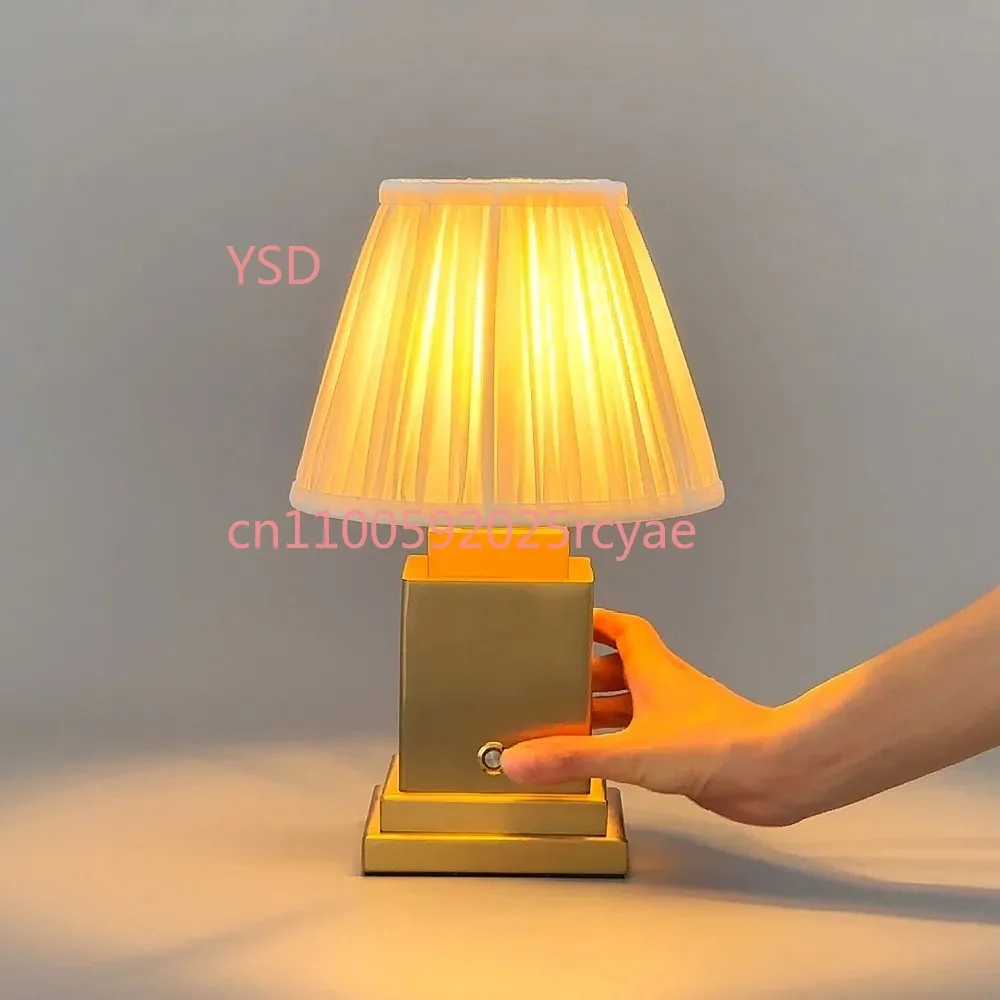 L Code fabric cordless desk lamp 3-level touch dimming reading desk lamp charging desk lamp