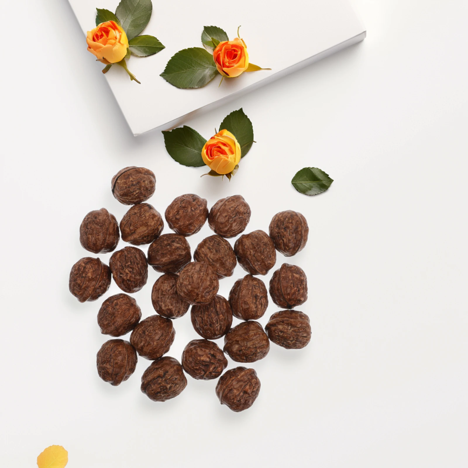 

24 Pcs Artificial Walnut Walnut Decorative Fruits Realistic Fake Walnuts Home Decor Photography Props Mini Acorns