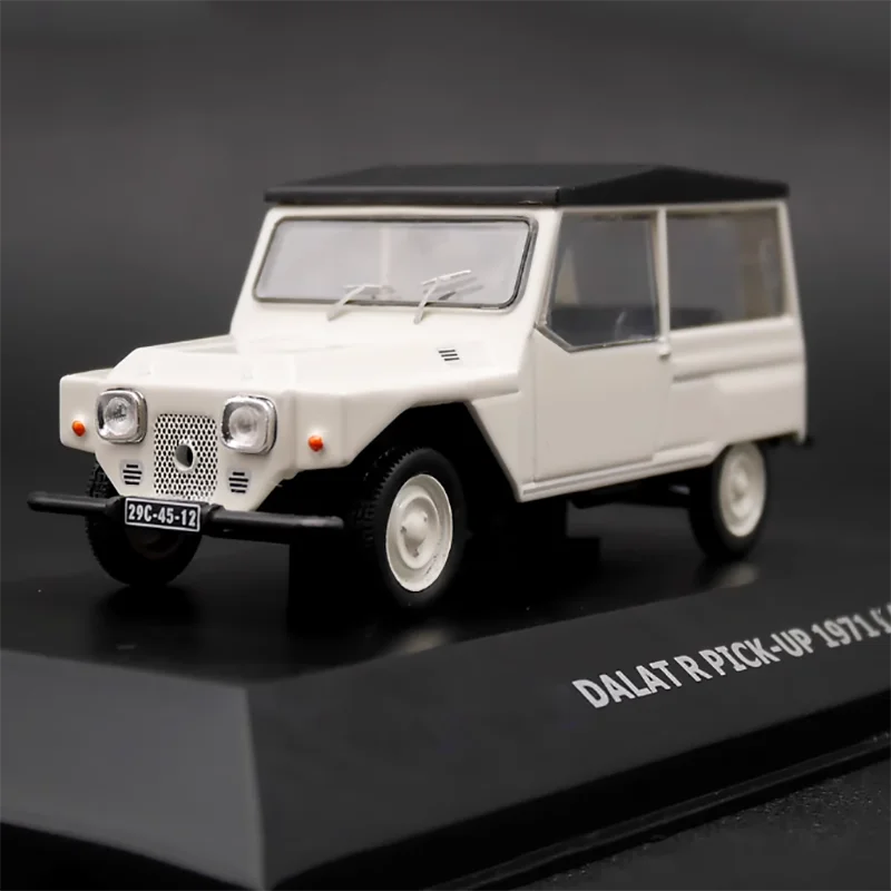 Diecast 1:43 Scale Ixo Dalat R Pickup With Canopy Alloy Model Finished Simulation Collection Decoration Gift Toys