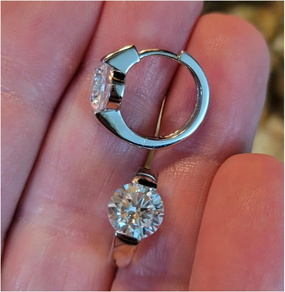 

RAPRGOLD D Цвет 1,0 карата Одиночные круглые массивные серьги-кольца с муассанитом для женщин Ювелирные изделия из стерлингового серебра 925 пробы Подарки с сертификатом