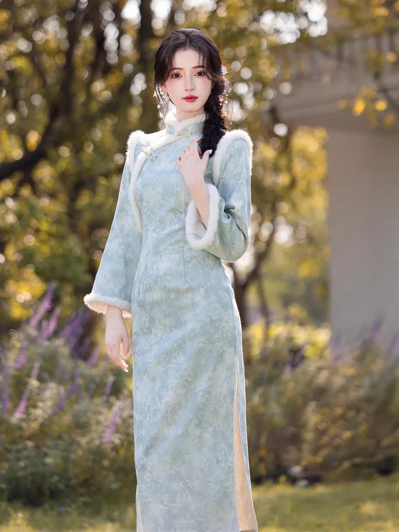 شيونغسام طويل سميك جديد لشتاء 2025 بأكمام كبيرة مقلوبة وياقة واقفة بقصة ضيقة من تشيباو