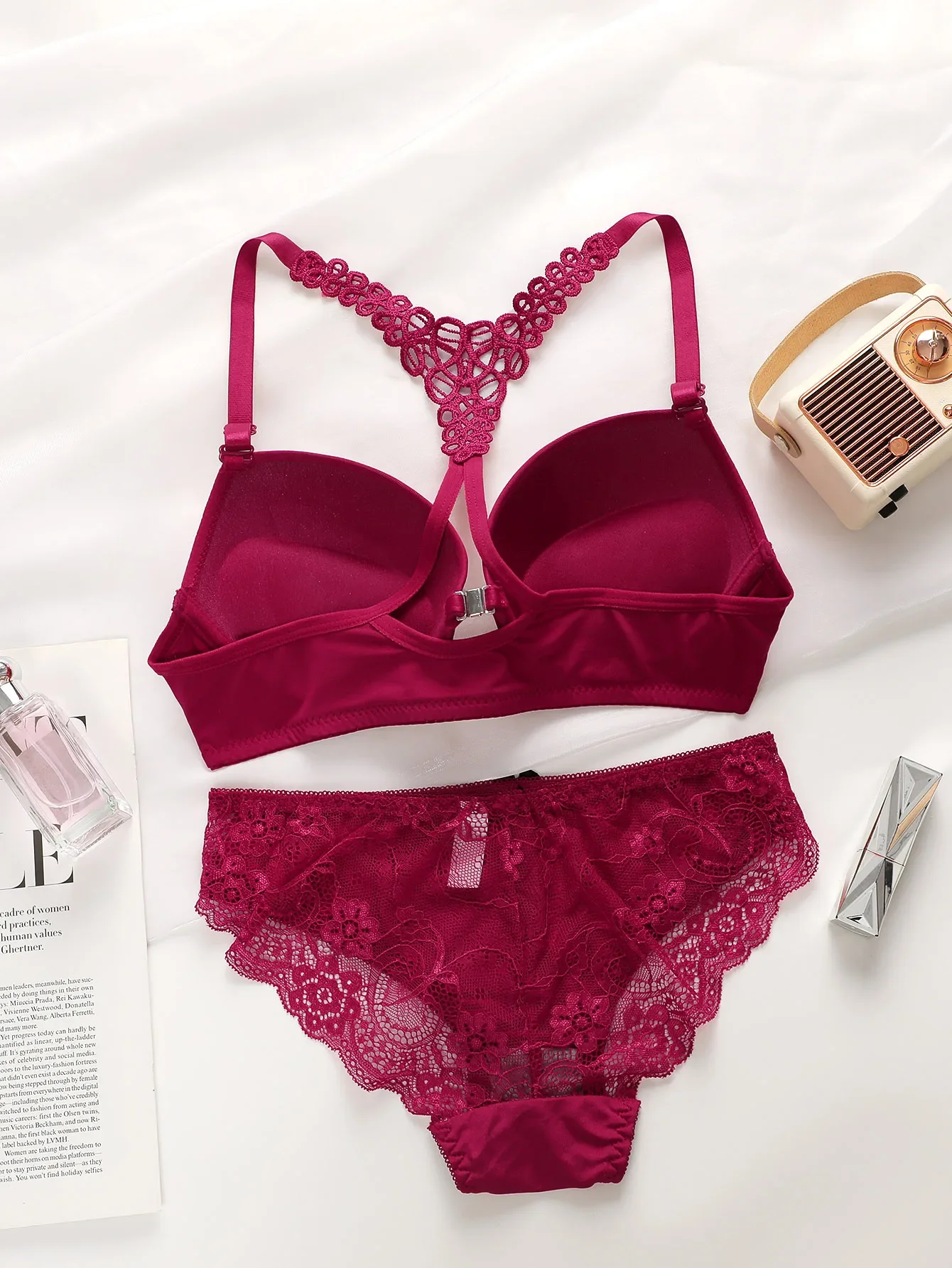 طقم ملابس داخلية حمالة صدر للسيدات باللون الأسود والأحمر والأزرق مع حواف فولاذية بإبزيم أمامي جميل من الخلف A2128